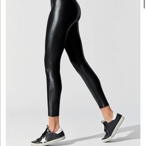 DYI Shiny Black Leggins